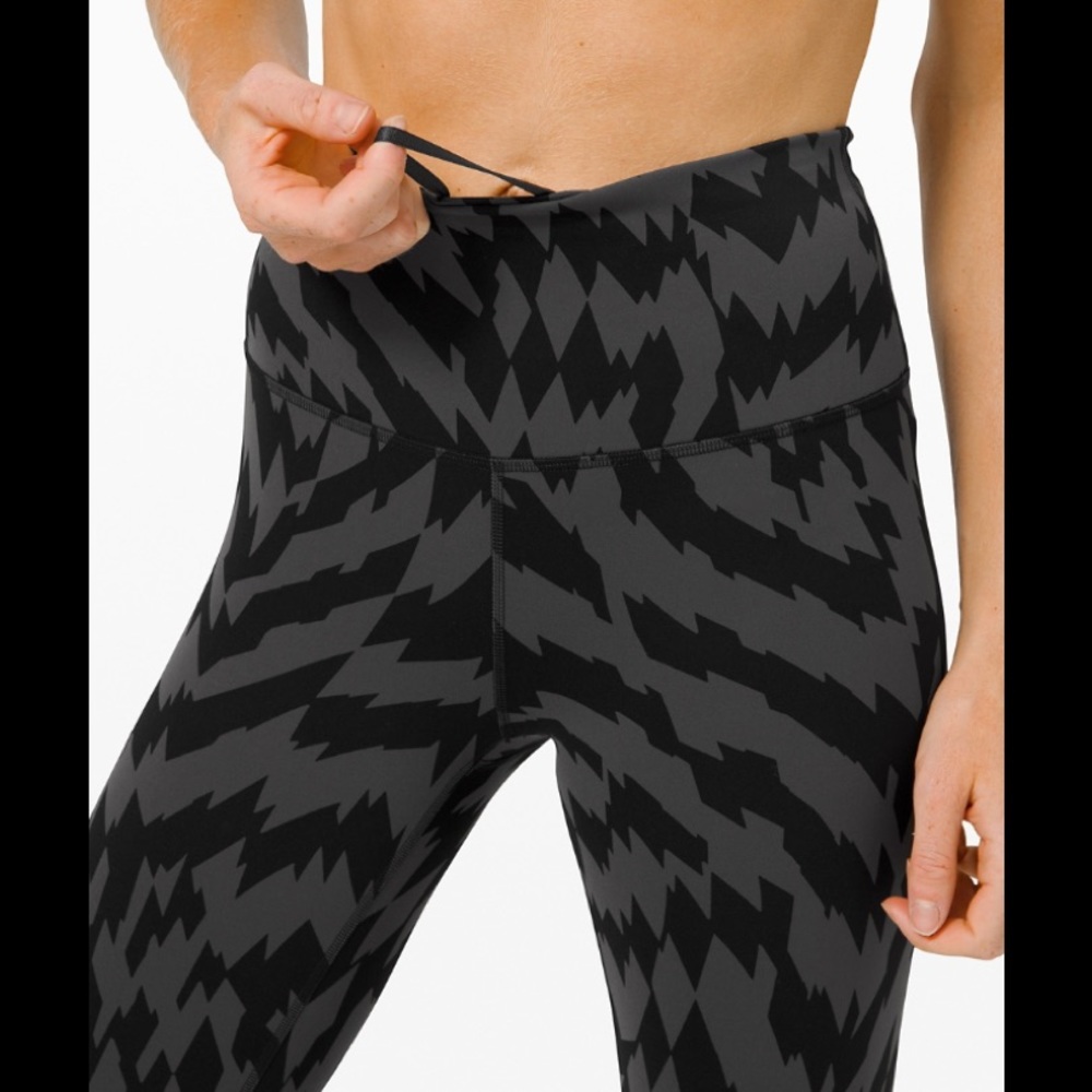 Lululemon Wunder Train Leggings sz 2 25”